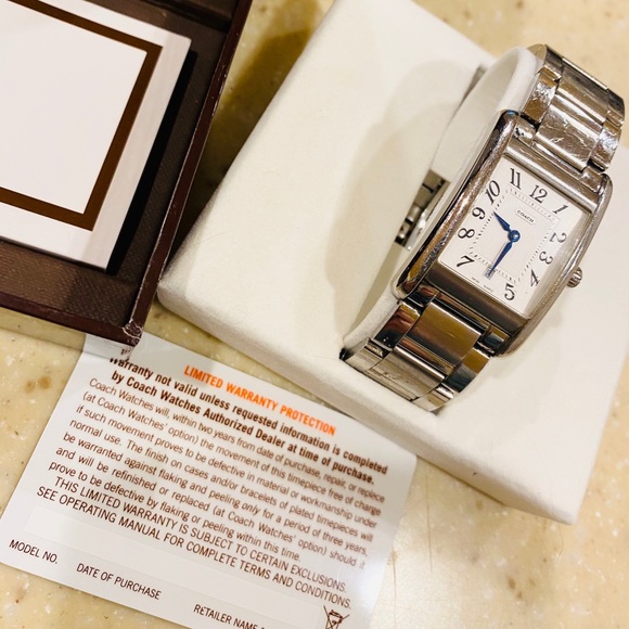 EXCELLENT CONDITION SILVER WOMEN’S COACH WATCH - Picture 2 of 5